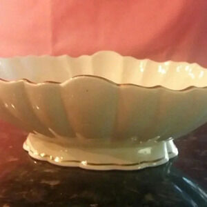Vintage Teleflora White with Gold Trim Scallop Shell Bowl Vase Made in Japan